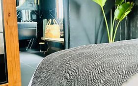 Kloof Blackwood Cottage Modern Studio